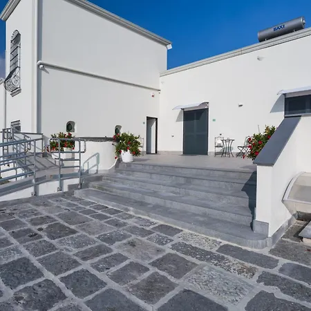 Palazzo Vesuviano 3*